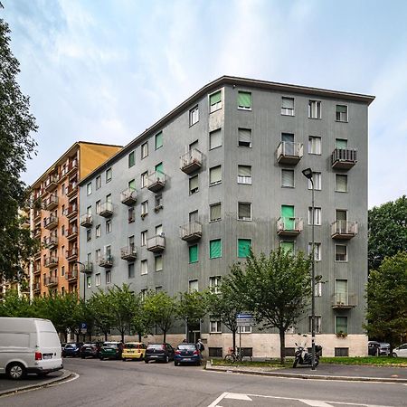 Insubria 8-2 - Monolocale Cool Apartment Milan Bagian luar foto